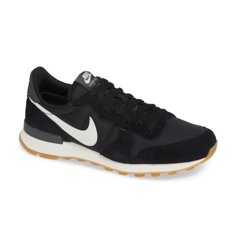 Nike Internationalist Women’s Sneaker Size 7.5